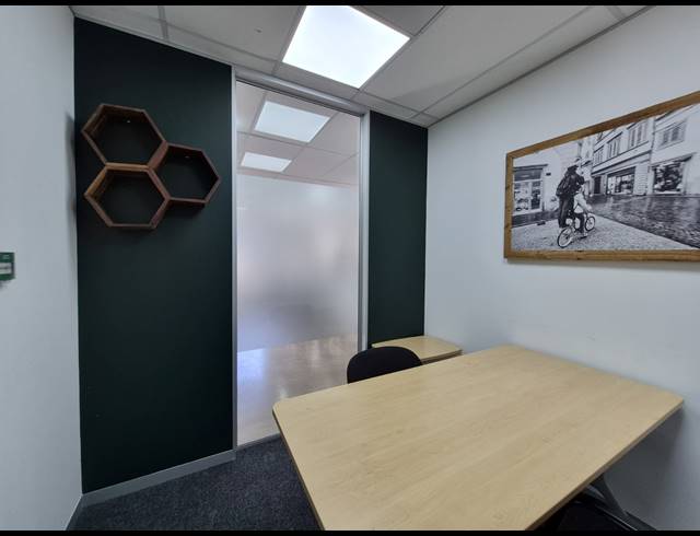 10M² OFFICE TO LET IN ROSEBANK